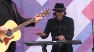 Максим Леонидов. Я посмотрел на часы.