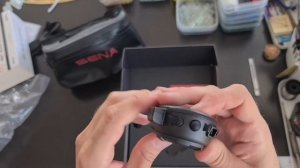 Купил Sena 10C Evo. Осуществил мечту! Распаковываю, смотрю комплектность.