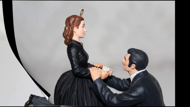 Коллекция Ёлочных Украшений Унесённые ветром Скарлетт Ретт / Gone With The Wind Hallmark