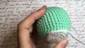 Новогодняя игрушка. Шарик зайчик на елку крючком. Вязание для начинающих