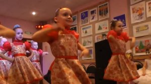 Танец "Новый год, новый год, елка, шарики, хлопушки."