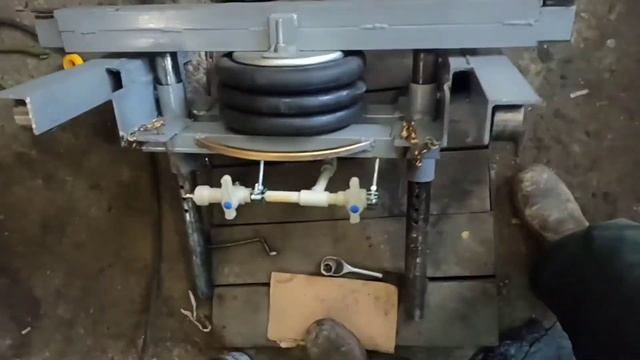 Траверса для ямы (пневмо) своими руками. Приспособа для гаража. #shorts смотреть онлайн