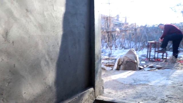 【会成一家】走了一圈亲戚，回家给爷爷做个菠菜汆丸子，老妈又炸个黄花鱼，香 смотреть онлайн