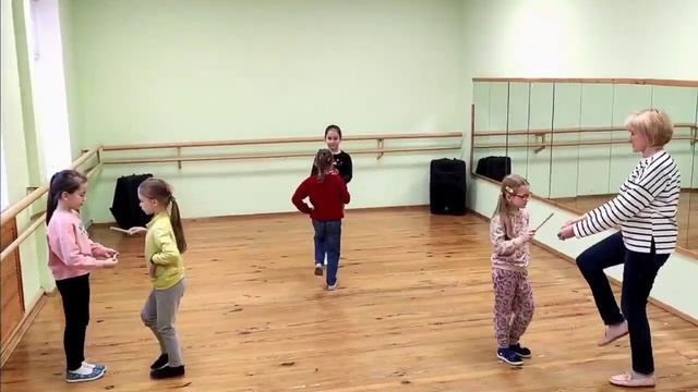 Ритмо-таночок з клавесами. смотреть онлайн