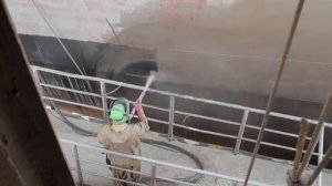 Очистка корпуса судна беспылевым пескоструйным аппаратом Energy Blast-300/12/63