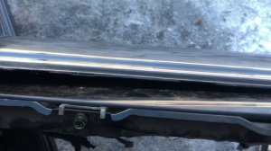 Как снять боковое стекло задней двери на автомобиле Mitsubishi Diamante