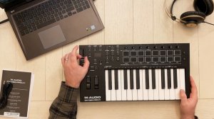 M-Audio Oxygen Pro 25 - Unboxing and First Look - USB/MIDI Keyboard Controller