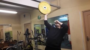 Вырывание и жим двух дисков по 15кг одной рукой.A pair of 15kg plates one-hand muscle snatch & pres