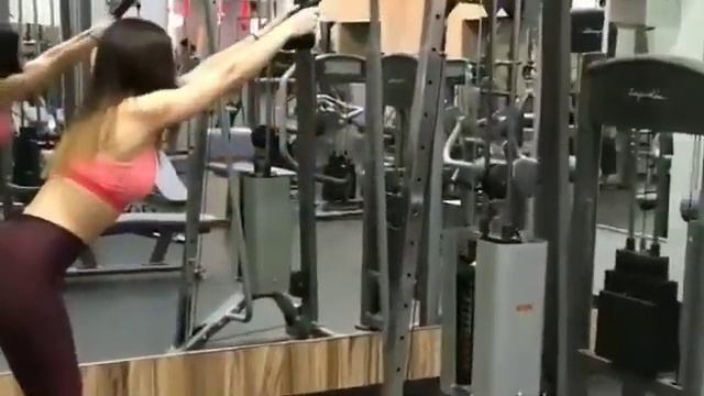 Тренировка спины для девушек.