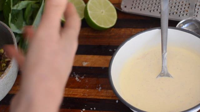 Simple Salmon with Pistachio Salsa & Ginger Cream смотреть онлайн