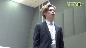 "... как будто жизнь качнется вправо, качнувшись влево"