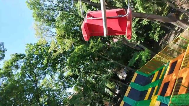 Черновцы. Парк им. Шевченка. Аттракцион Орбита смотреть онлайн