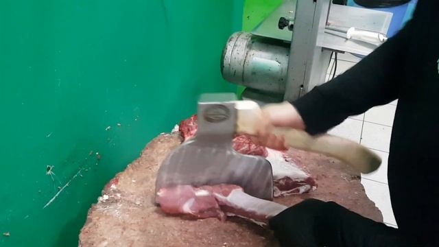 Рубим хорошее мясо, говядину ???? Топор вес 4.3кг лезвие 30см. Тел 89150489904 Семён смотреть онлайн