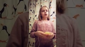 ДЕВОЧКА ЛЬЁТ СЛАЙМ НА ГОЛОВУ!