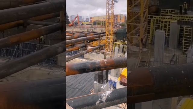 ? Распорная система строительного котлована. Осушение участка глубинными скважинами ?