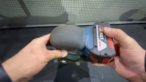 Акумуляторная шлифмашина BOSCH GSS 18V 10