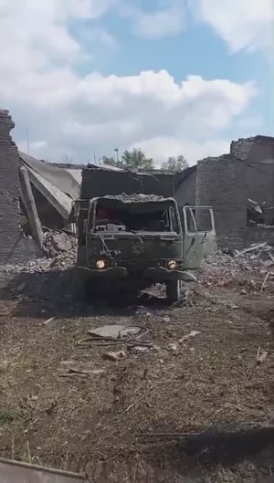 Едва уцелели после прилёта: посмотрите, что стало с машиной украинского командования