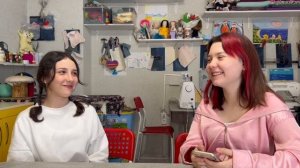 Эксклюзивное интервью!!! Ведущая Викс Твикс и гостья из Ананасиков - Саша?