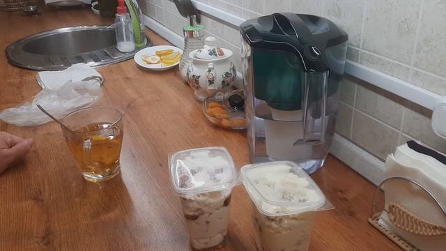 VLOG: Стряпаю беляши ,ватрушки, с творожной массой блинчики.Где купить мяско недорого.По кофейку! смотреть онлайн