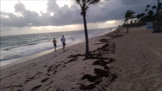 Playa Bávaro Punta Cana Caminata - Bavaro Beach walking at dawn смотреть онлайн