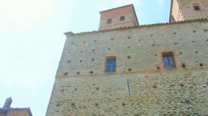 Castello di SERRALUNGA D'ALBA (Cuneo Langhe Piemonte) esterni e interni - videomix