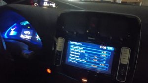 Как настроить часы на Nissan leaf американского производства ?