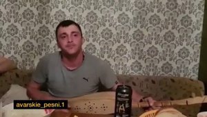 Парен  красиво исполнил на пандуре