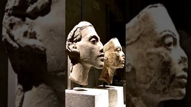 King Akhenaten and Queen Nefertiti at the Neues Museum, Berlin