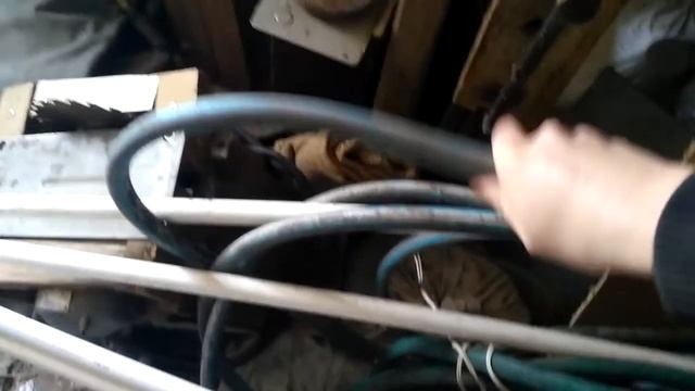 летом шланг мягче, чем на видео. ПП 25 армированный стеклом.