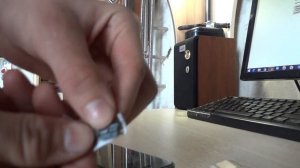 Застряла симка в Iphone--Как ее достать??
