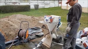 Заливка самовыравнивающегося пола машинным способом