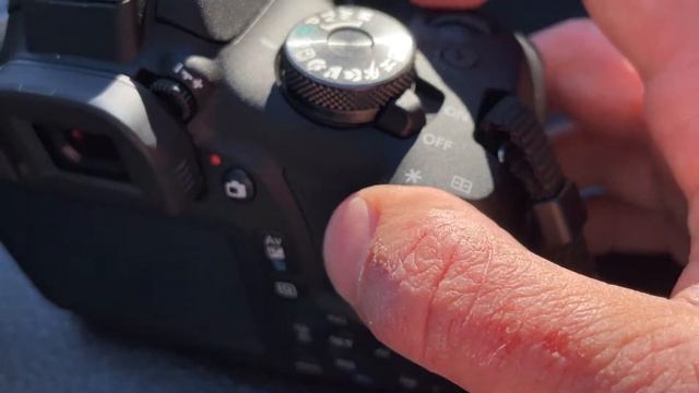 Canon EOS Rebel T7/2000D Body Look-around and Pressing Buttons смотреть онлайн