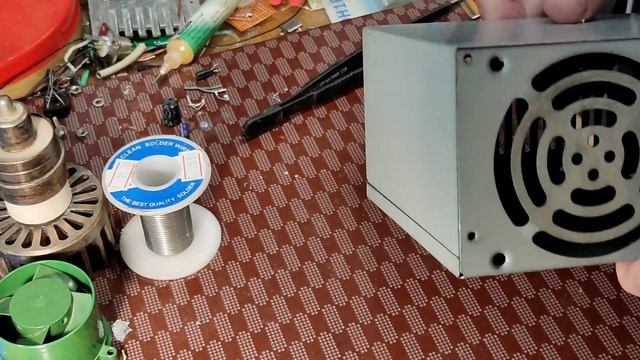 Переробка комп'ютерного блока живлення на зарядний пристрій (лабораторний блок живлення). смотреть онлайн