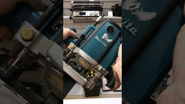 Фрезер Makita 2300