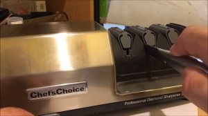 Заточка ножа на профессиональной ножеточке CHEF’S CHOICE