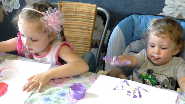 Рисуем пальчиковыми красками с Лизой Фокс смотреть онлайн