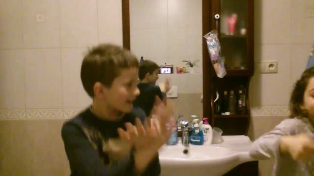 S Kristofom u nich vtipný tanec смотреть онлайн