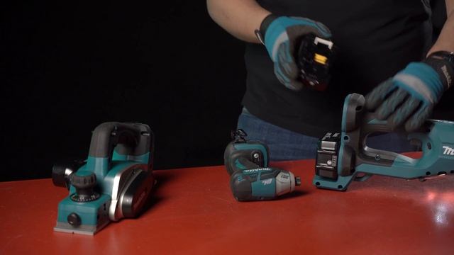 Аккумуляторная угловая дрель Makita DDA460 смотреть онлайн