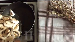 ГОНИО:Картофель, запеченный с грибами и сметаной