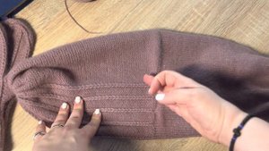 Мастер- класс по вязанию комплекта из ангоры. Как правильно связать двойную шапку.