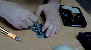 Профилактика HDD. Как почистить контакты на плате