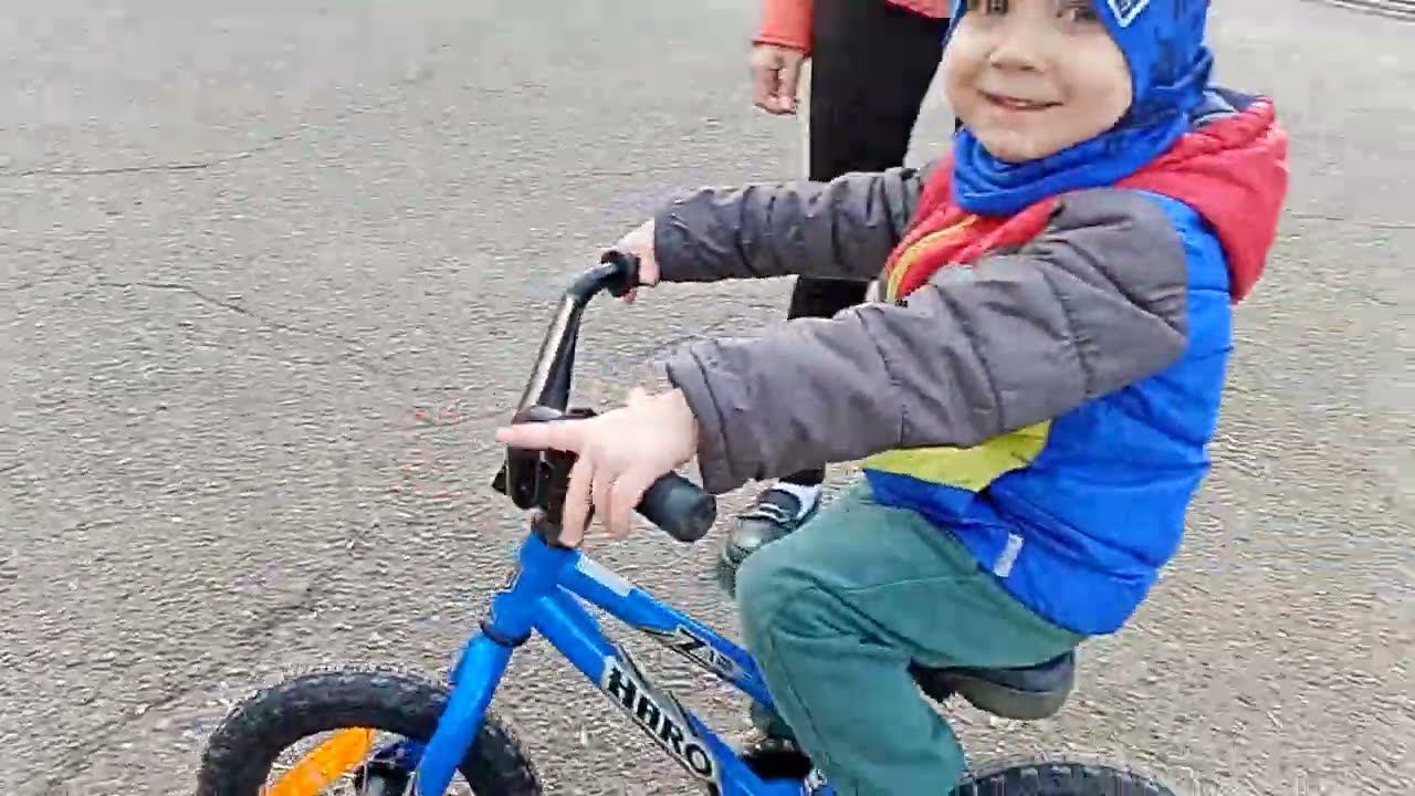 Михаил на велике смотреть онлайн