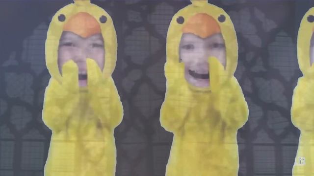 So I edited the chicken dance... смотреть онлайн