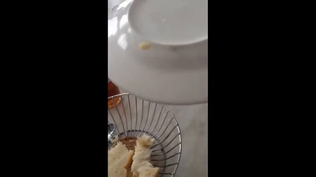 Каша к тарелке прилипла