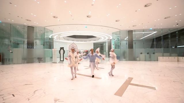 Traditinal Russian Dance show in Dubai, Almaz tower смотреть онлайн