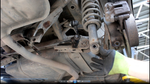 Замена сайлентблоков заднего нижнего рычага на Dodge Caliber 1,8 Додж Калибер 2008 года 1часть