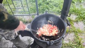 ХАРЧО В КАЗАНЕ НА КОСТРЕ.