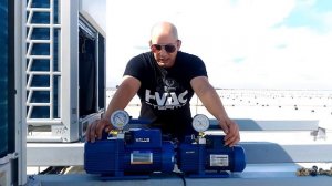 Вакуумный насос с газо-баластным клапаном.