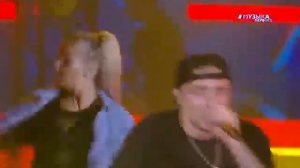 Егор Крид поет в живую!!!