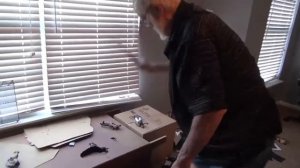 ЗЛОЙ ДЕД разрушил игровую комнату